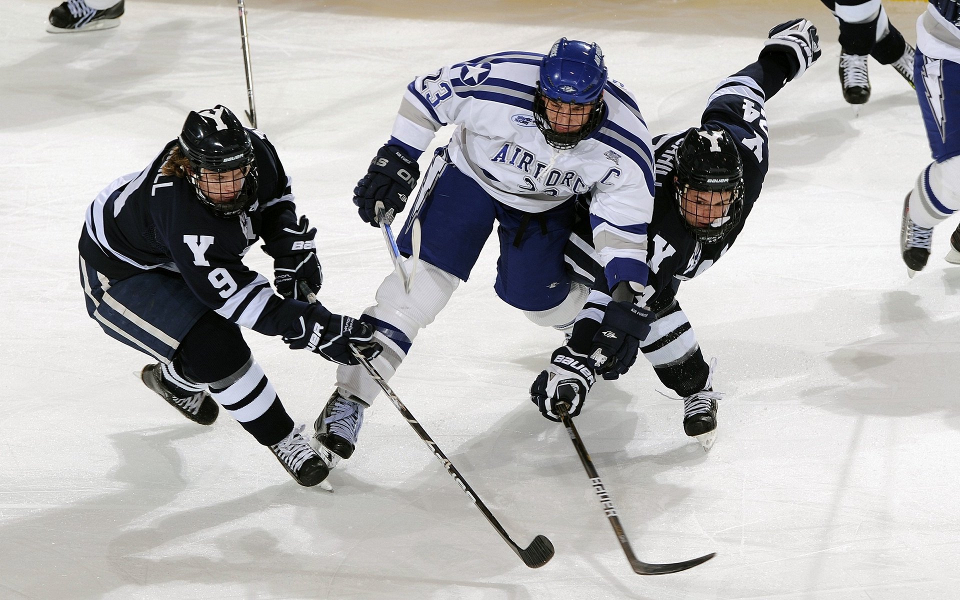 “德甲战火不断升级,第二名紧追不舍”,德甲晋级